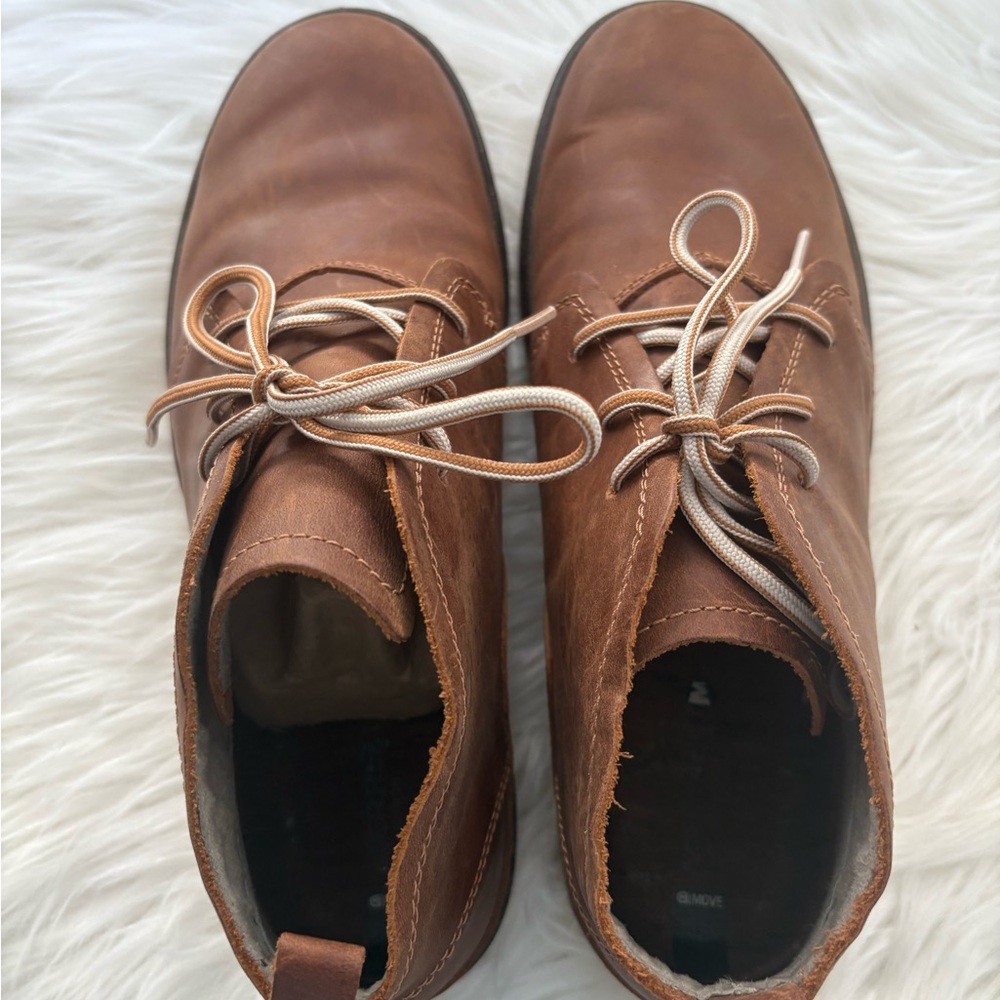 Merrell Around Town Chukka women’s boot size 9,   lightly used.